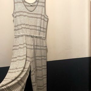 Jumpsuit gaucho style.   Gray and White